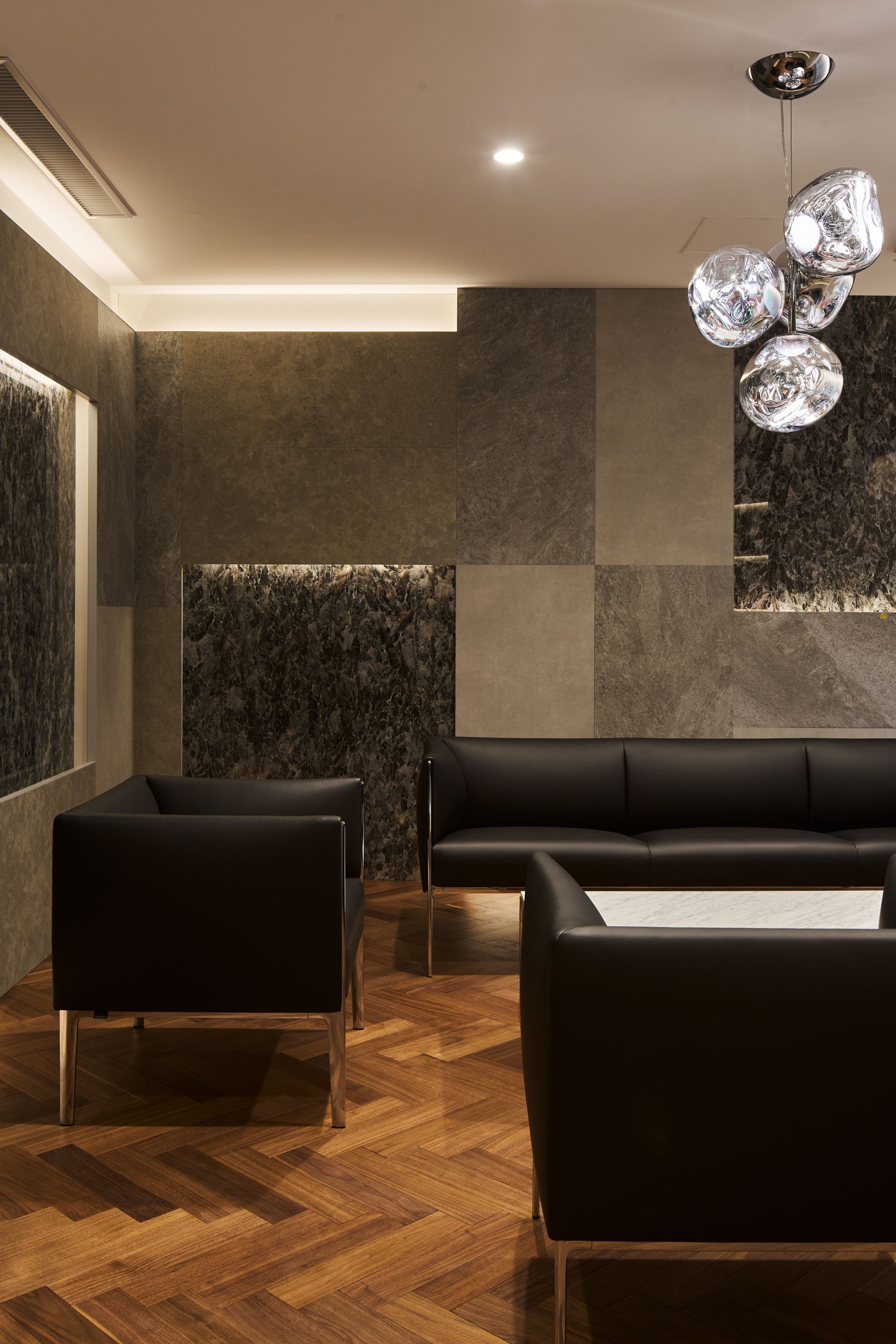 カナツ技建工業株式会社　本社社屋　1階リノベーション